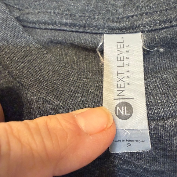 T-shirt Magnolia Table - Picture 3 of 3